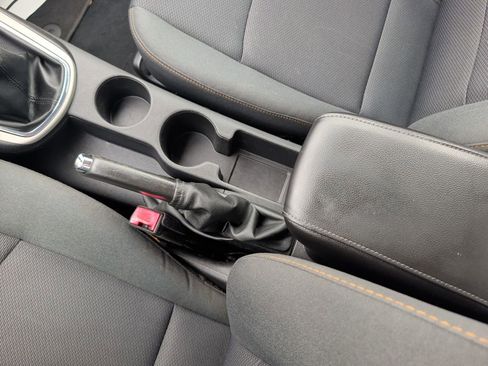 Used 2017 Chevrolet Cruze LS FWD image 17
