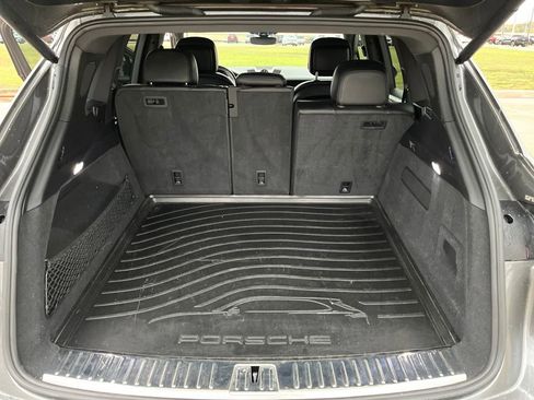 Used 2020 Porsche Cayenne image 24
