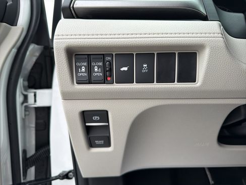 Used 2026 Honda Odyssey EX-L image 17