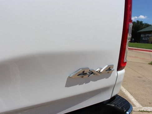 Used 2020 RAM 1500 Big Horn AWD/4WD image 11