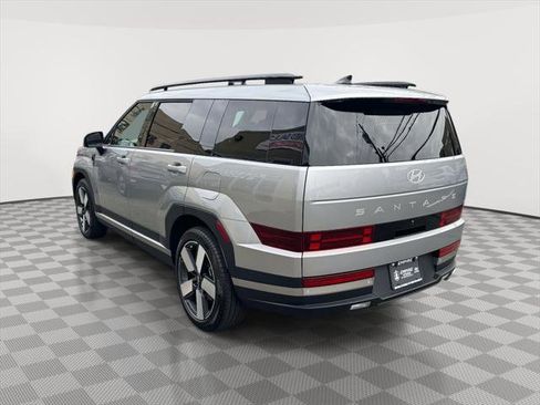 Used 2024 Hyundai Santa Fe Limited image 4