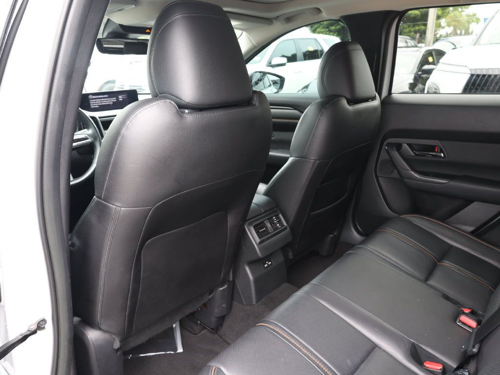 Used 2023 MAZDA CX-50 AWD 2.5 S w/ Premium Plus Pkg image 18