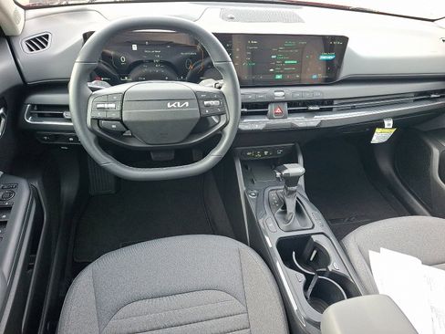 Used 2025 Kia K4 EX image 11