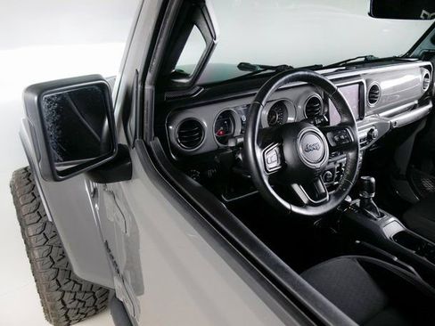 Used 2022 Jeep Gladiator Sport image 21