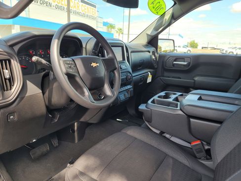 Used 2024 Chevrolet Silverado 1500 Custom w/ Turbomax Blackout Package image 9