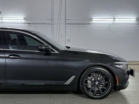 Used 2017 BMW 540i xDrive image 4