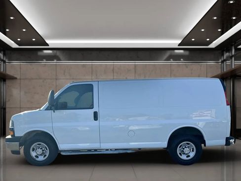 Used 2019 Chevrolet Express 2500 w/ Driver Convenience Package image 3