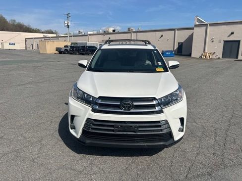 Used 2017 Toyota Highlander Limited Platinum image 8