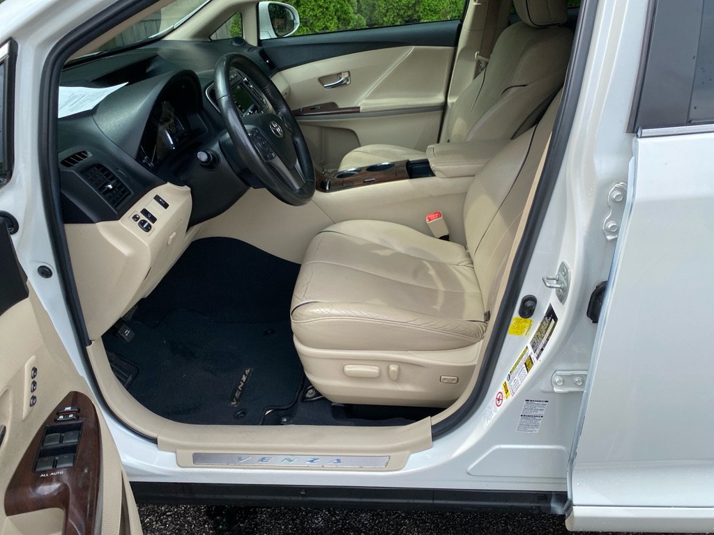 Used 2013 Toyota Venza Limited AWD/4WD image 10