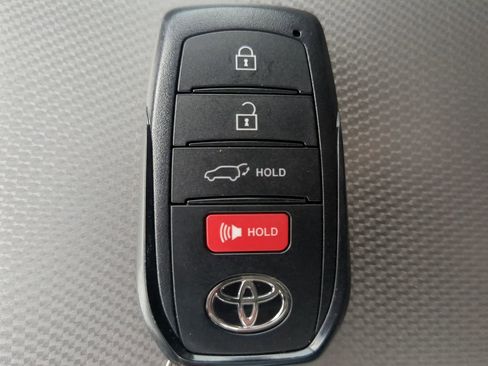 Used 2023 Toyota Sequoia Limited image 32