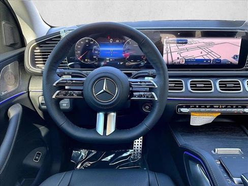 New 2026 Mercedes-Benz GLS 450 4MATIC image 18