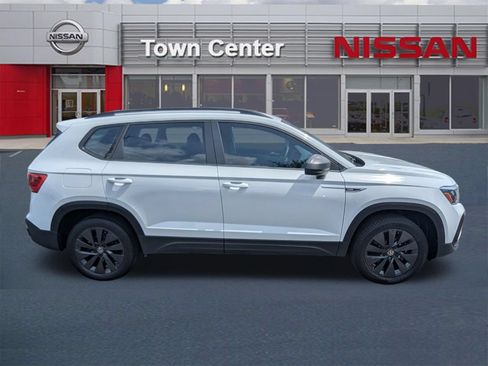 Used 2023 Volkswagen Taos S FWD image 8
