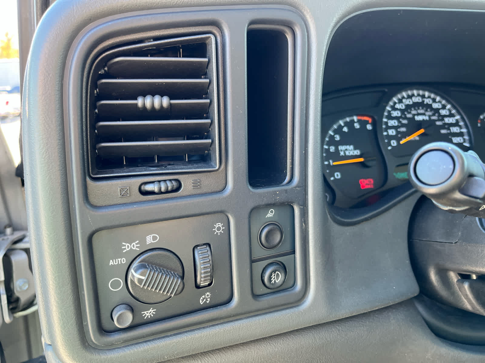 Used 2007 Chevrolet Silverado 2500 LT AWD/4WD image 12