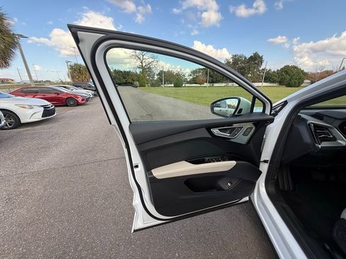 Used 2023 Audi Q4 e-tron Premium Plus image 64