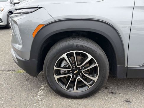 Certified 2024 Chevrolet TrailBlazer LT w/ LT Cold Weather Package AWD/4WD image 6