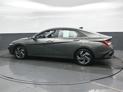 Used 2024 Hyundai Elantra Limited FWD image 9