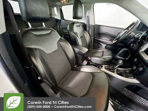 Used 2018 Jeep Compass Latitude w/ Popular Equipment Group image 17