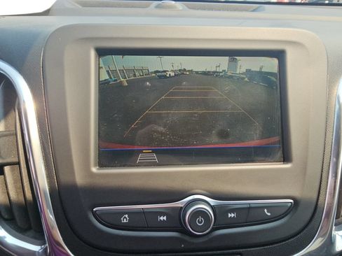 Used 2019 Chevrolet Equinox LT FWD image 17