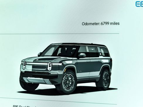 Used 2025 Rivian R1S Adventure image 26