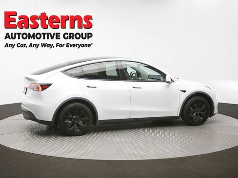Used 2020 Tesla Model Y Long Range image 40