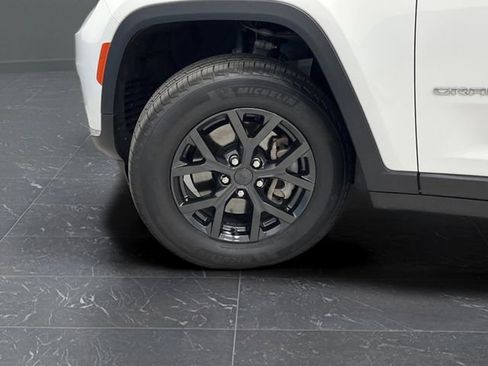 Used 2023 Jeep Grand Cherokee L Limited image 38