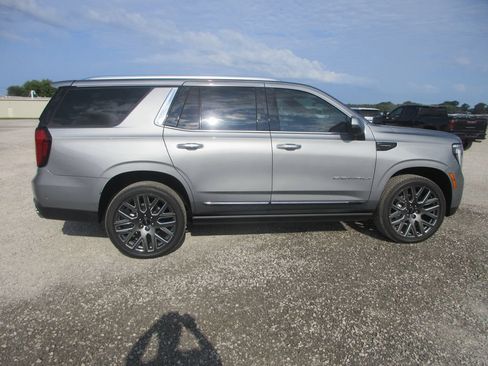 New 2026 GMC Yukon Denali Ultimate AWD/4WD image 3