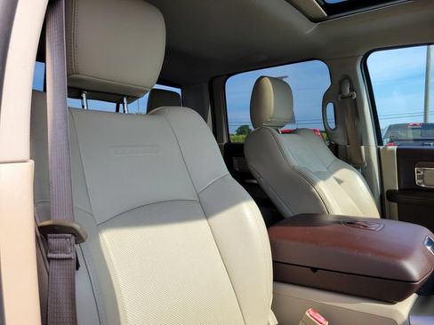 Used 2017 RAM 1500 Laramie w/ Convenience Group AWD/4WD image 30