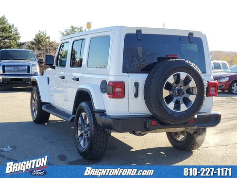 Used 2021 Jeep Wrangler Unlimited Sahara image 3