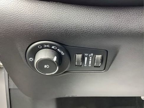 Certified 2022 Jeep Compass Latitude w/ Sun and Sound Group image 26