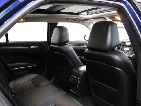 Used 2016 Chrysler 300 Limited RWD image 20