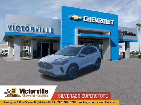 Used 2023 Ford Escape Platinum image 1