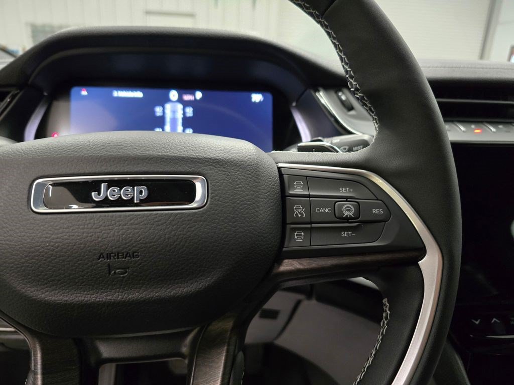 New 2026 Jeep Grand Cherokee Limited w/ Limited Altitude Package AWD/4WD image 19