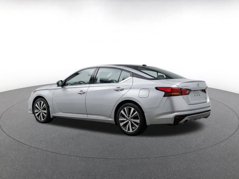 Used 2025 Nissan Altima 2.5 SV FWD image 8