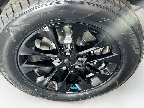 Used 2022 Jeep Wrangler Sahara image 11