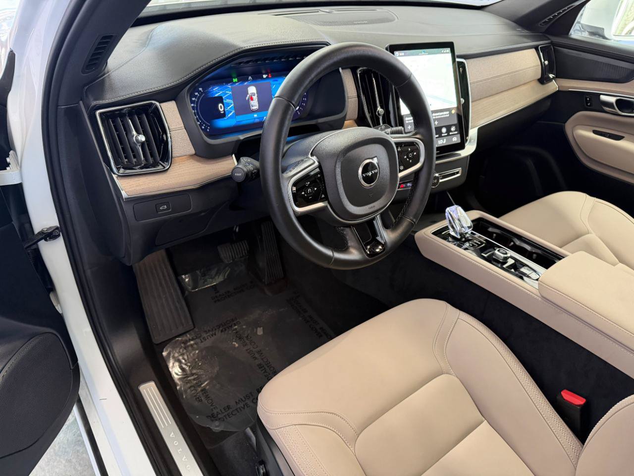 Used 2026 Volvo XC90 B6 Plus AWD/4WD image 15