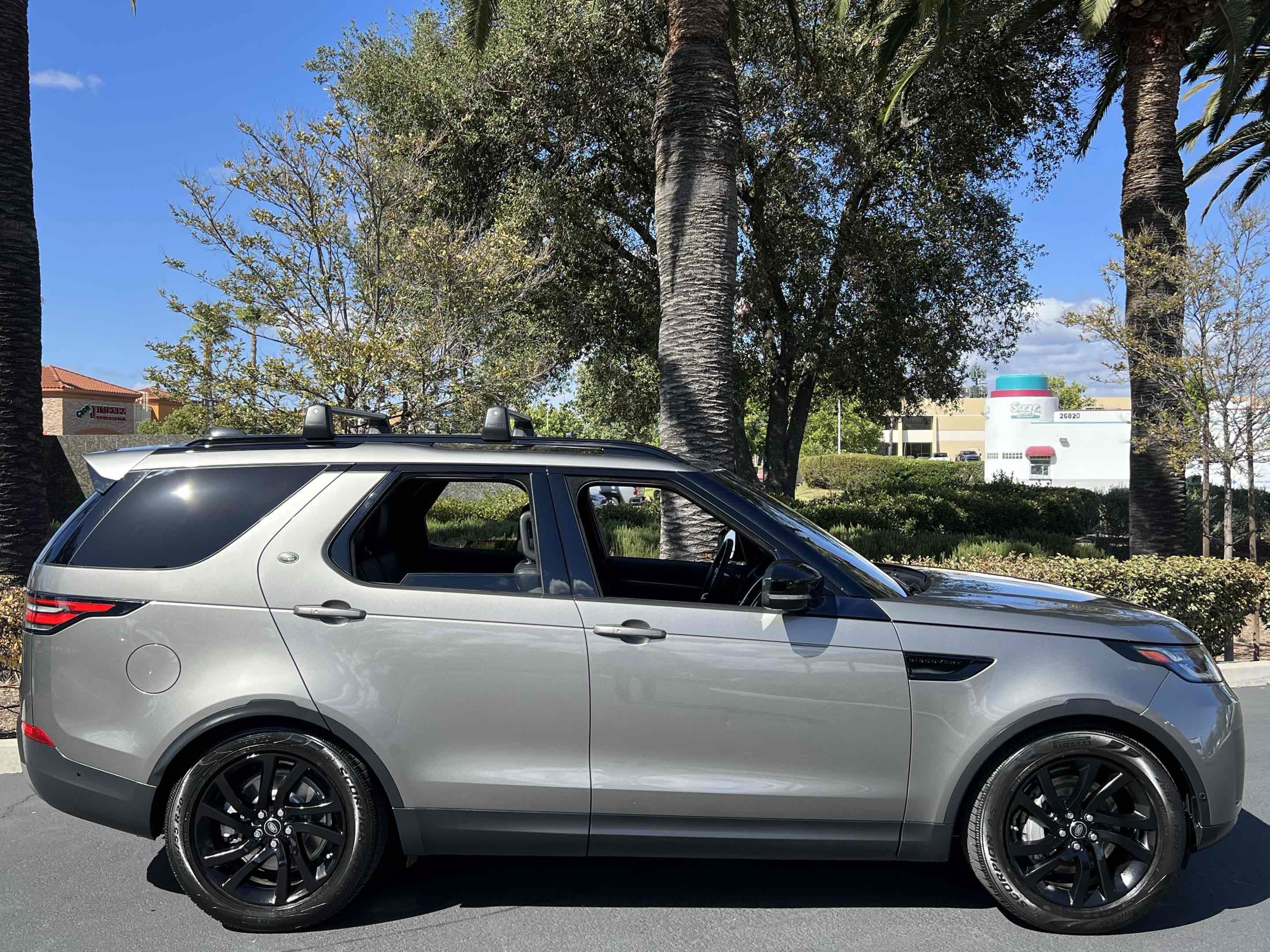 Used 2018 Land Rover Discovery HSE AWD/4WD image 18
