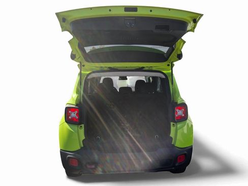 Used 2017 Jeep Renegade Trailhawk image 5