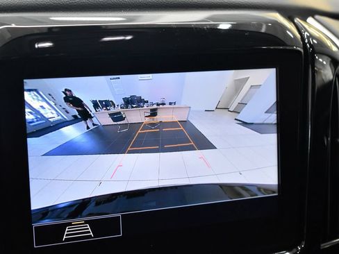 Used 2021 Chevrolet Traverse LT FWD image 34