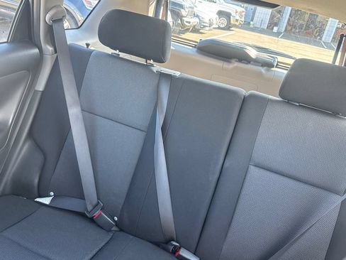 Used 2007 Pontiac Vibe w/ Preferred Package FWD image 25