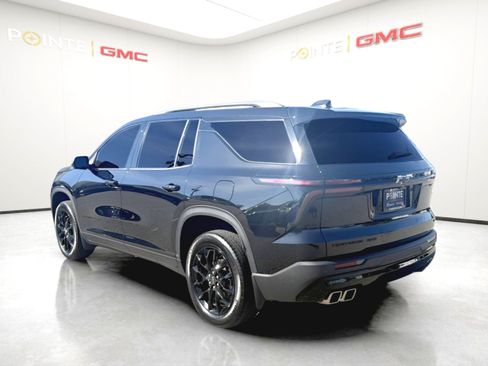 Used 2024 Chevrolet Traverse LT w/ Midnight/Sport Edition AWD/4WD image 6
