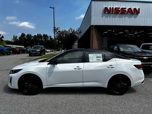 New 2025 Nissan Sentra SR w/ Midnight Edition image 8