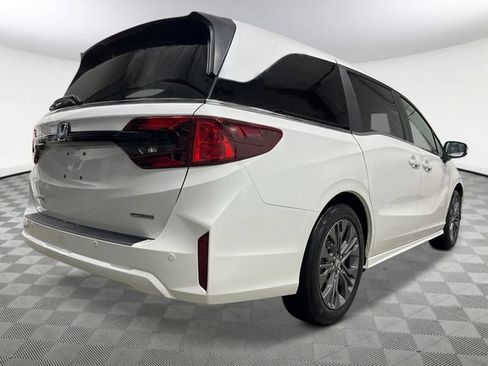 New 2026 Honda Odyssey Touring image 6