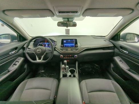 Used 2024 Nissan Altima 2.5 SV FWD image 21