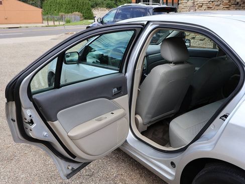 Used 2012 Ford Fusion S FWD image 15
