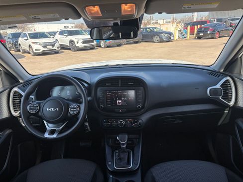 Used 2025 Kia Soul LX w/ LX Technology Package image 31