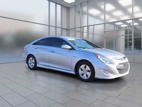 Used 2012 Hyundai Sonata Hybrid FWD image 2
