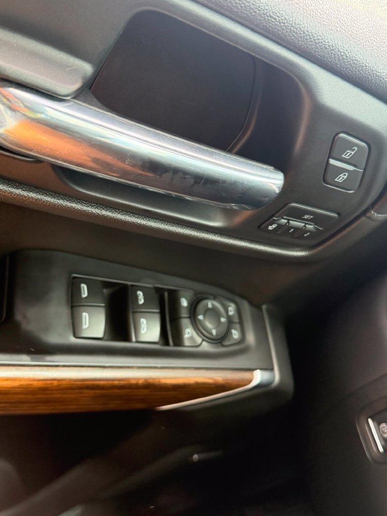 Used 2019 Chevrolet Silverado 1500 High Country w/ Technology Package AWD/4WD image 38