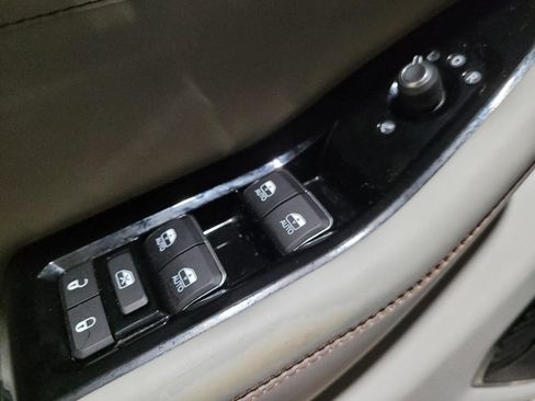 Used 2022 Jeep Grand Cherokee Overland image 27