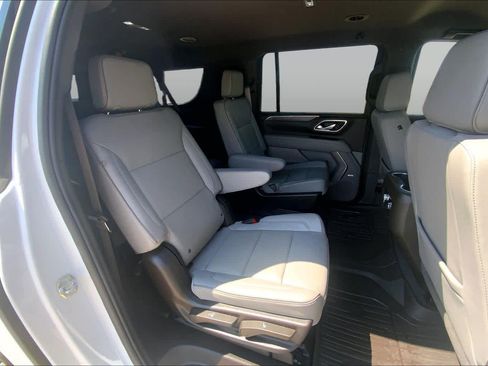 Used 2024 GMC Yukon XL SLT w/ SLT Luxury Package RWD image 20