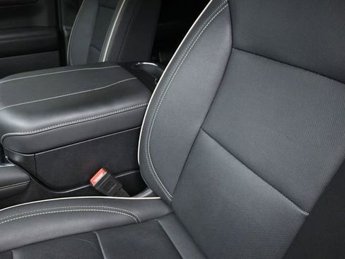 Used 2025 Chevrolet Suburban Premier AWD/4WD image 17